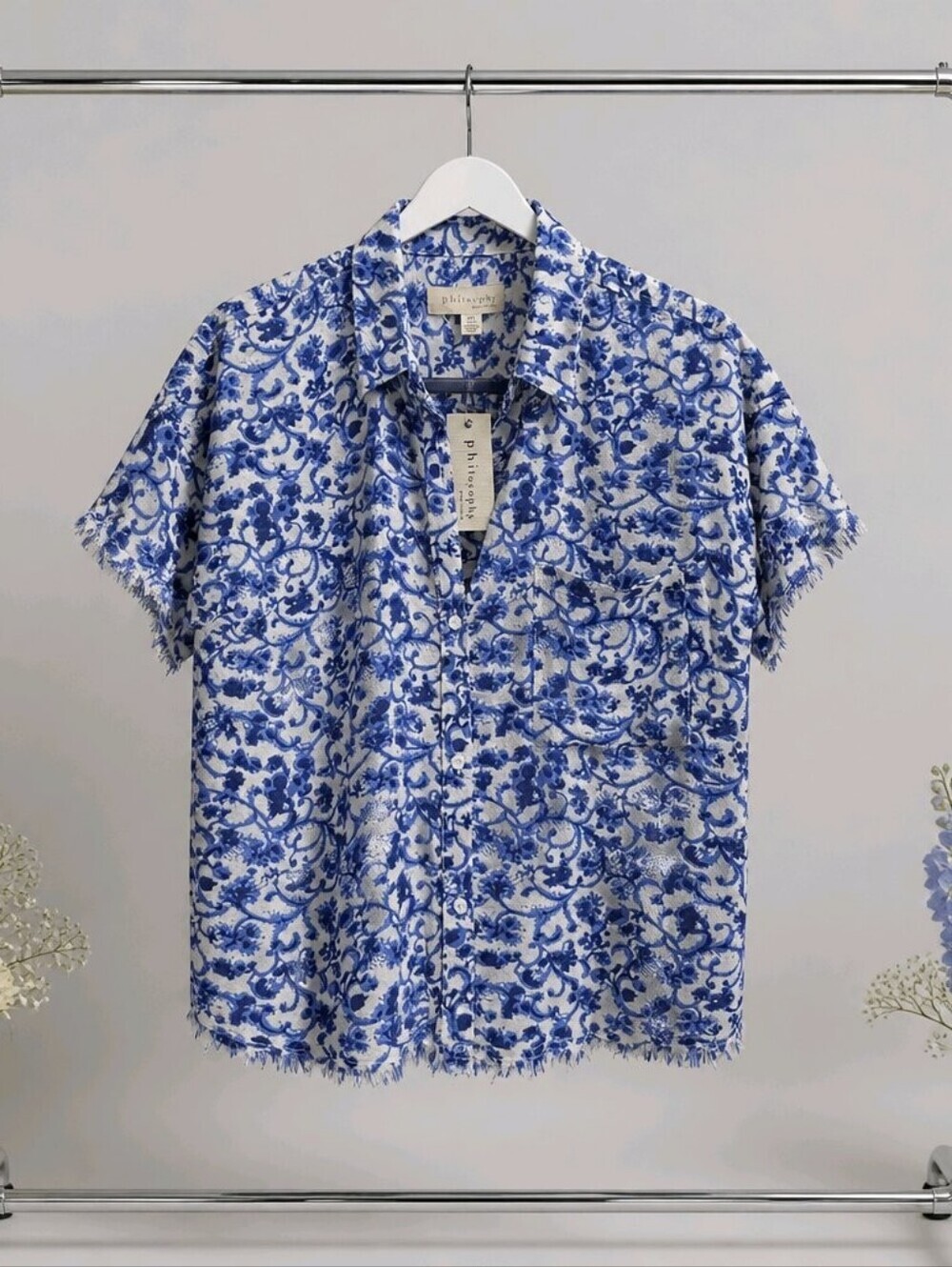 Philosophy -NWT- Blue Floral Short-Sleeve Shirt - Raw Edge Sz Medium
